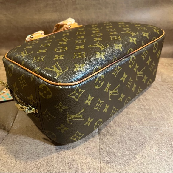 Authentic Vintage Louis Vuitton monogram trouville handbag - Picture 5 of 11